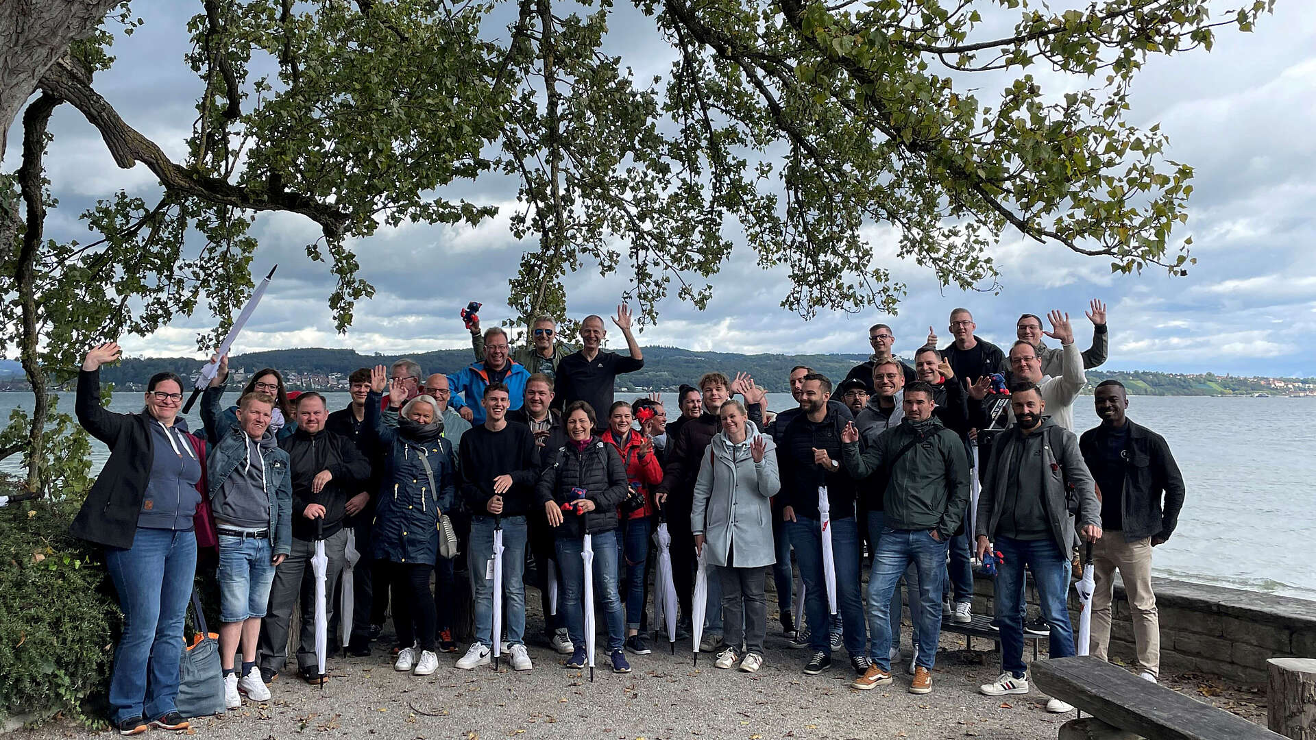 Gruppe von Menschen am Bodensee